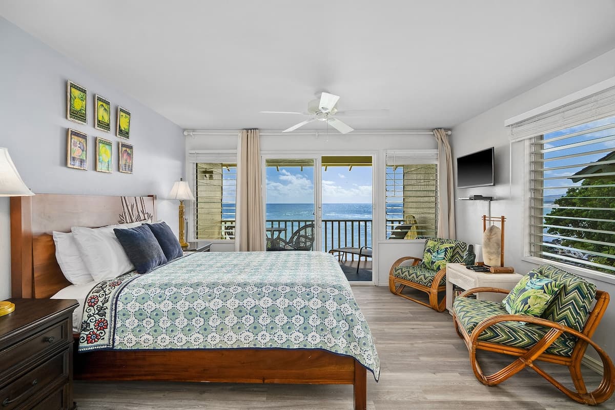 Oceanfront Studio w/Panoramic Views - Photo 3