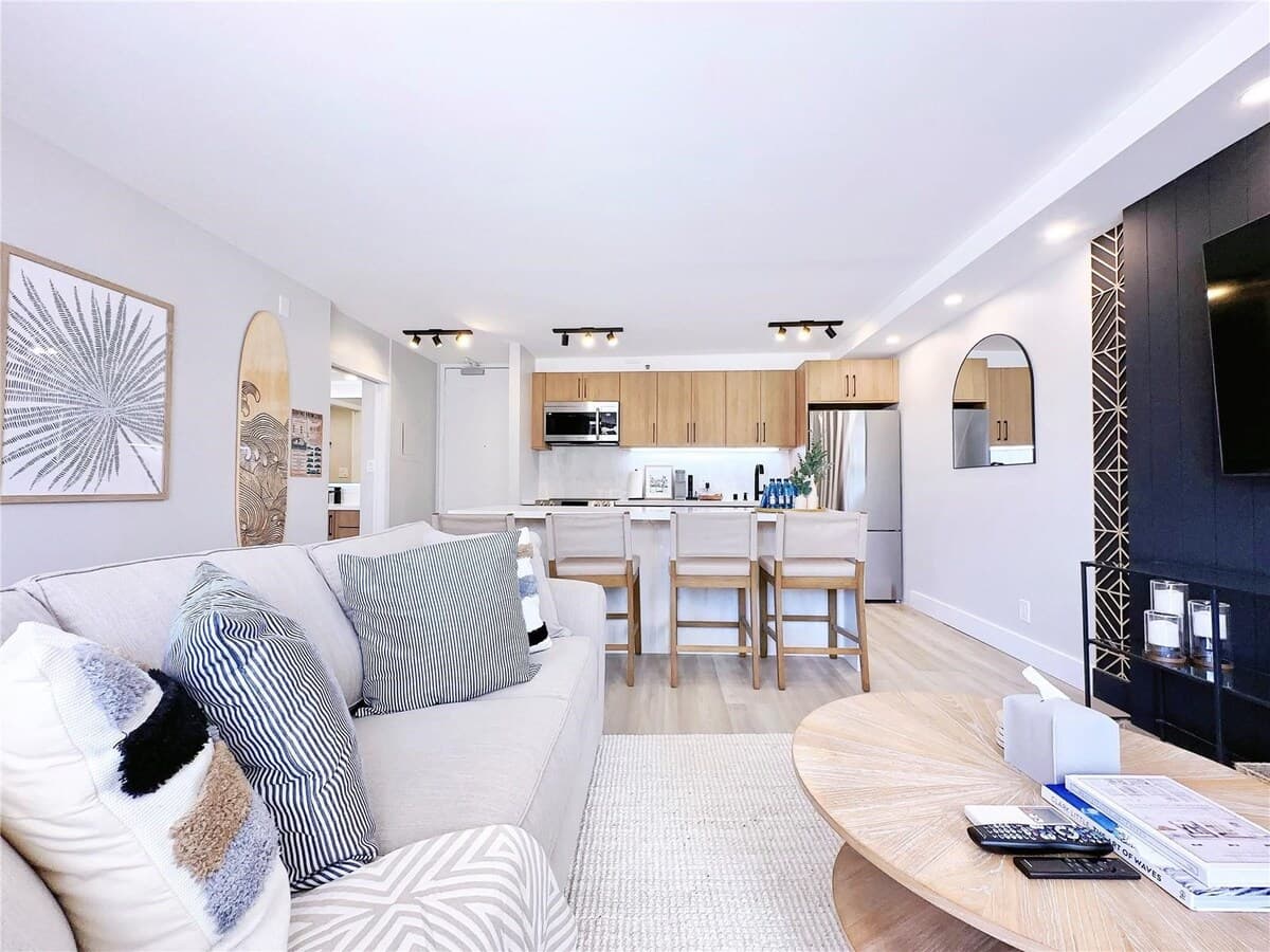 Huge patio | Luxury | Washer | Free park | 5'Beach - Photo 5