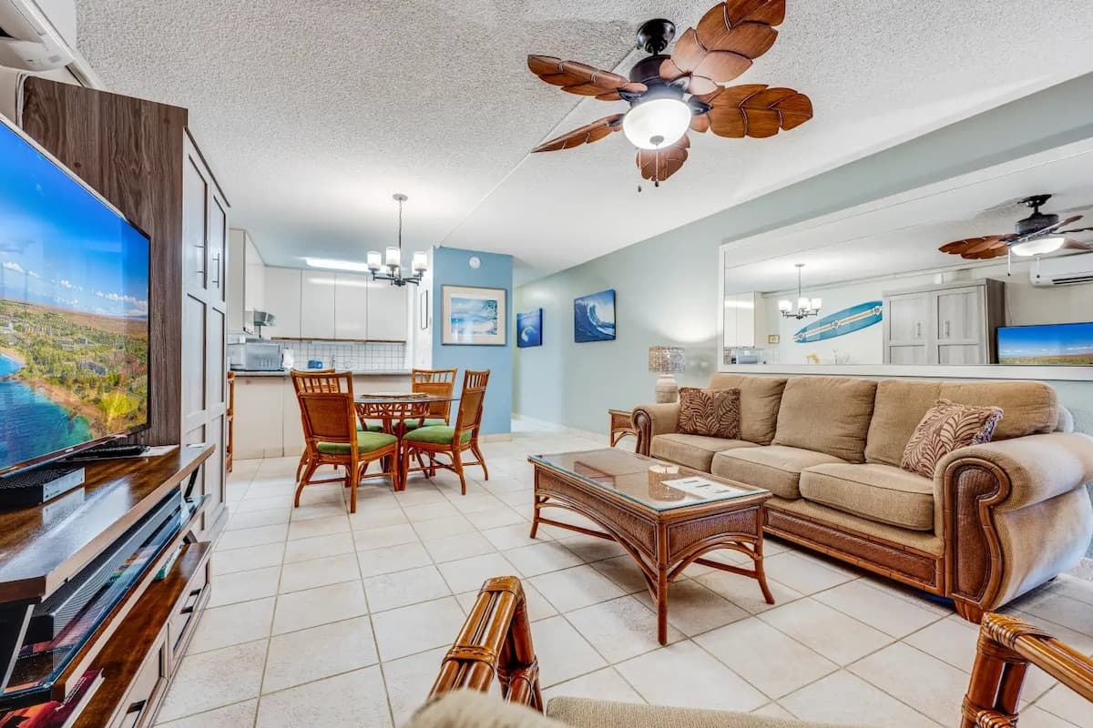 Condo in Kihei · ★4.83 · 1 bedroom · 3 beds · 2 private baths - Photo 2