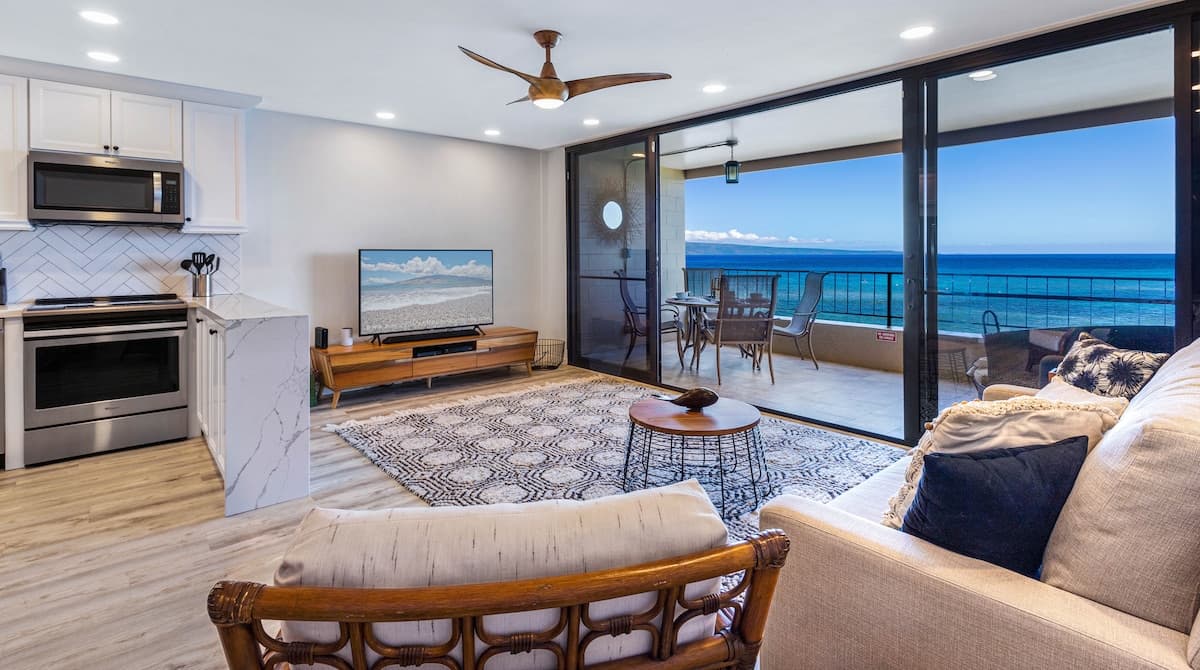 Condo in Lahaina · ★5.0 · 1 bedroom · 2 beds · 1 bath - Photo 3
