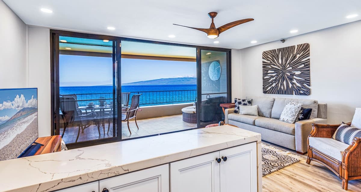 Condo in Lahaina · ★5.0 · 1 bedroom · 2 beds · 1 bath - Photo 2