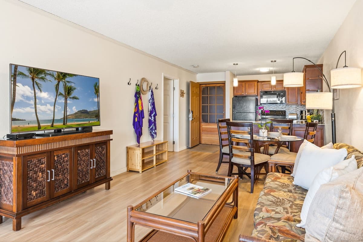 Condo in Lihue · ★5.0 · 2 bedrooms · 3 beds · 2 baths - Photo 4