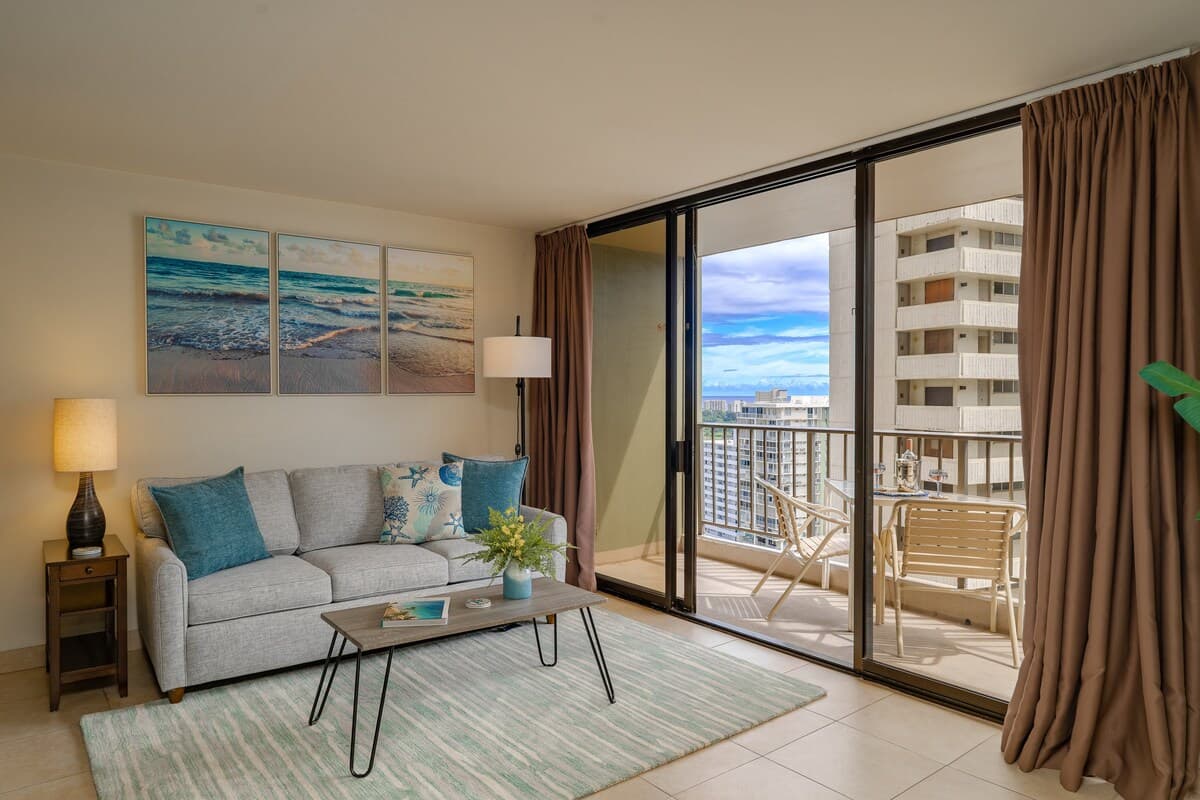 Condo in Honolulu · ★4.67 · 1 bedroom · 2 beds · 1 private bath - Photo 3
