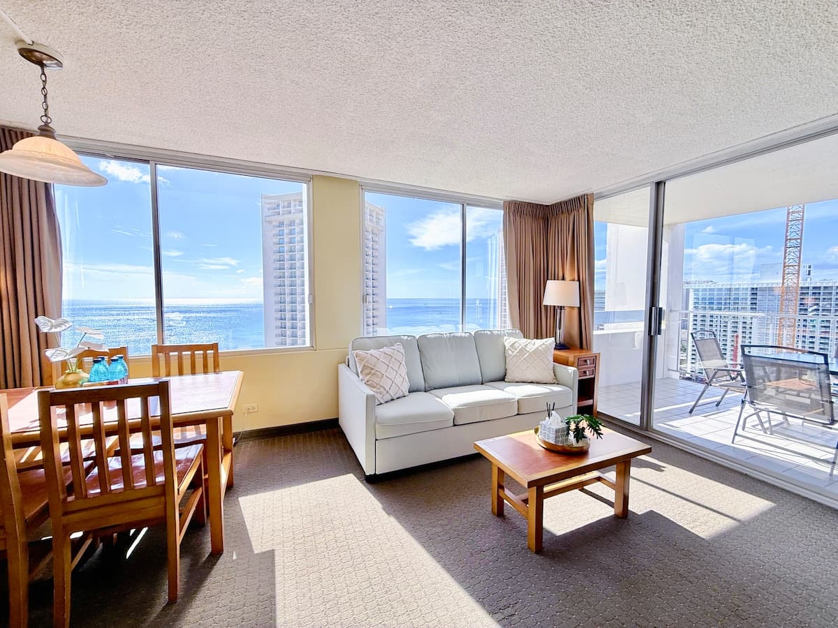 31FL-High Floor Oceanview-Waikiki-1BR-Near Beach! - Photo 3