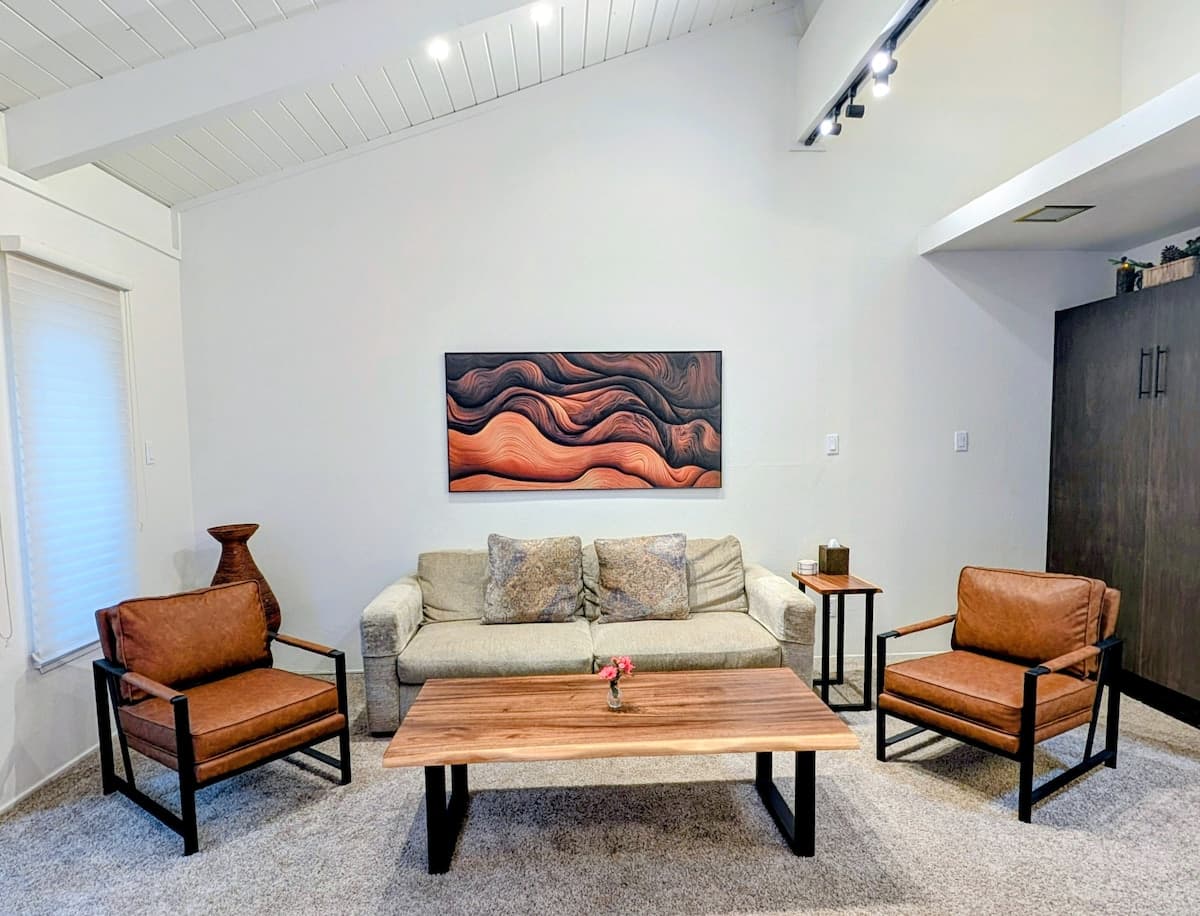 Condo in Incline Village · 2 bedrooms · 4 beds · 1.5 private baths - Photo 1