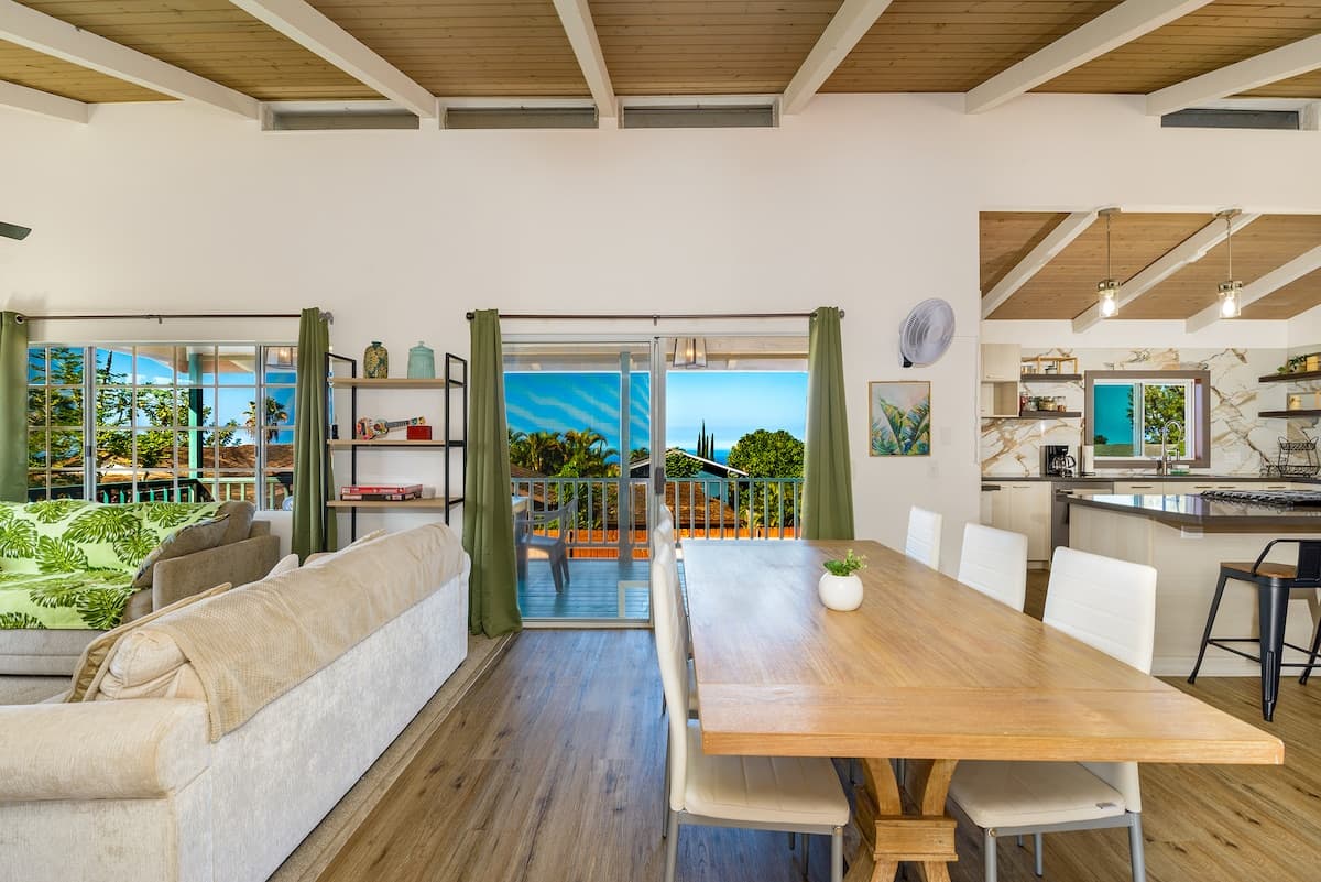 Home in Kailua-Kona · ★4.82 · 3 bedrooms · 5 beds · 2 private baths - Photo 5