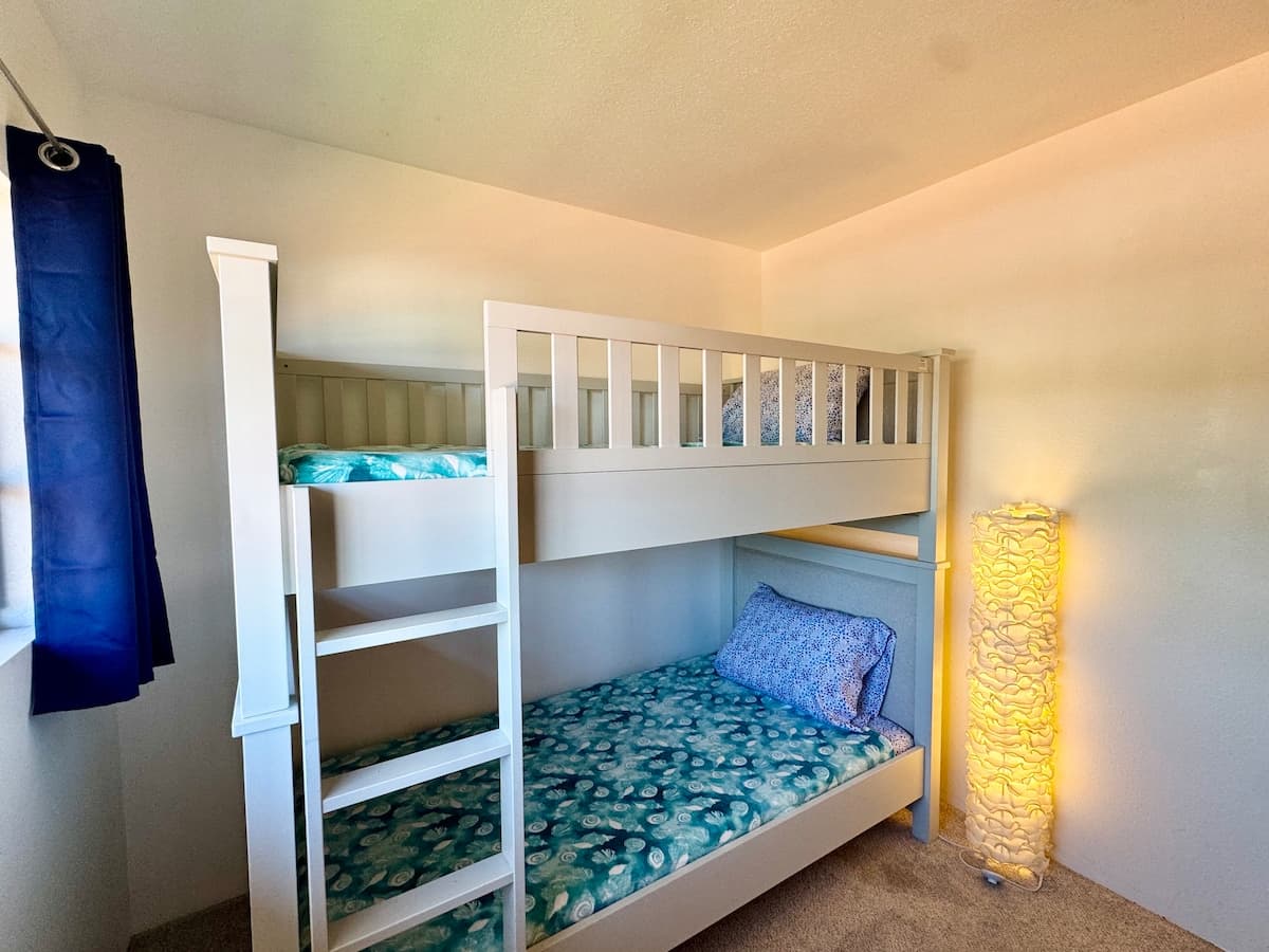 Home in Kailua-Kona · ★4.82 · 3 bedrooms · 5 beds · 2 private baths - Photo 2