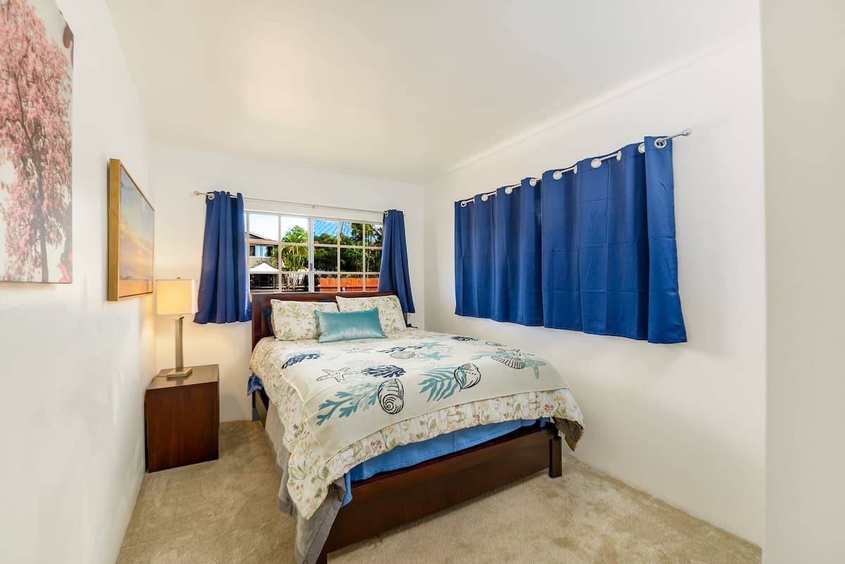 Home in Kailua-Kona · ★4.82 · 3 bedrooms · 5 beds · 2 private baths - Photo 3