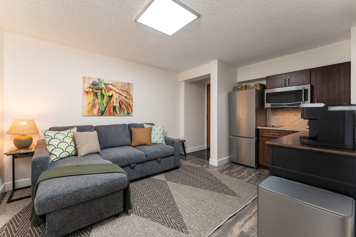 Honolulu Hideaway | Parking Included - Photo 4