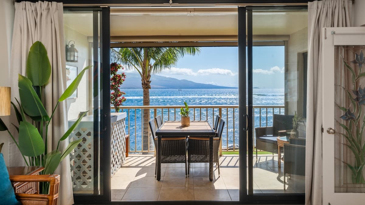 Condo in Wailuku · ★5.0 · 2 bedrooms · 3 beds · 2 baths - Photo 2