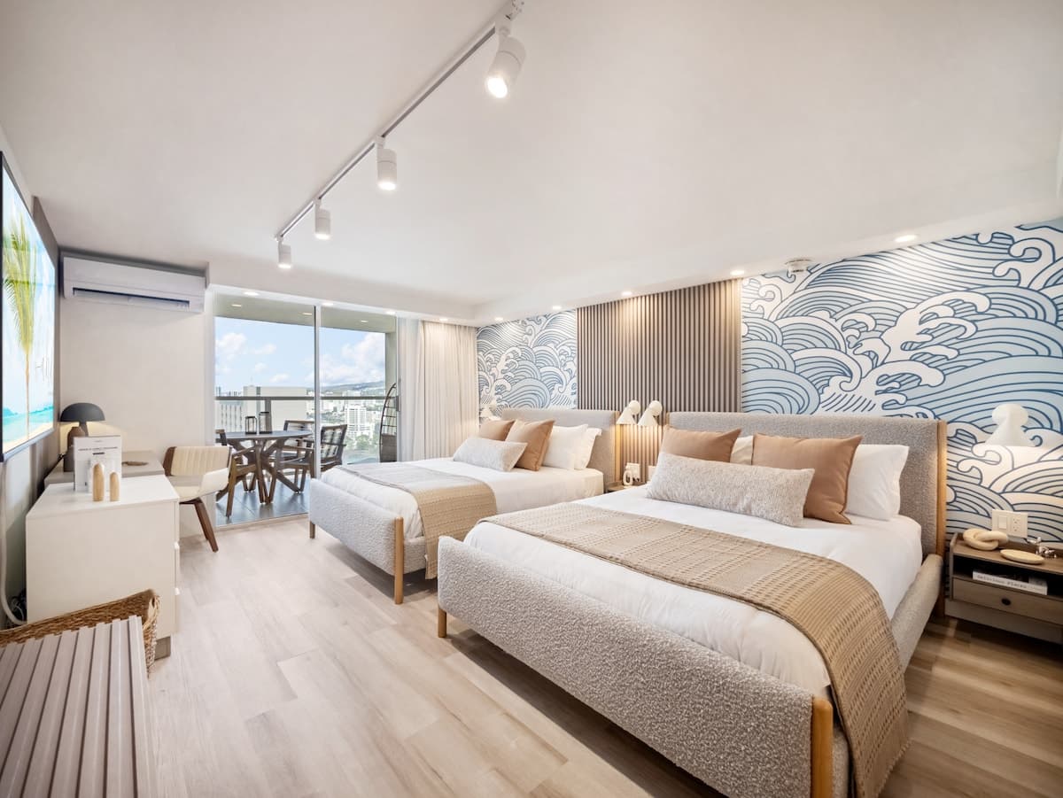 Condo in Honolulu · ★5.0 · 1 bedroom · 2 beds · 1 private bath - Photo 2