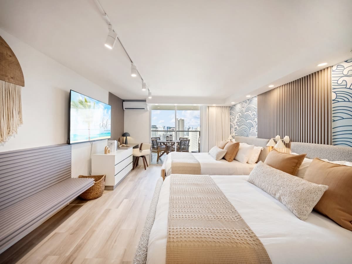 Condo in Honolulu · ★5.0 · 1 bedroom · 2 beds · 1 private bath - Photo 5