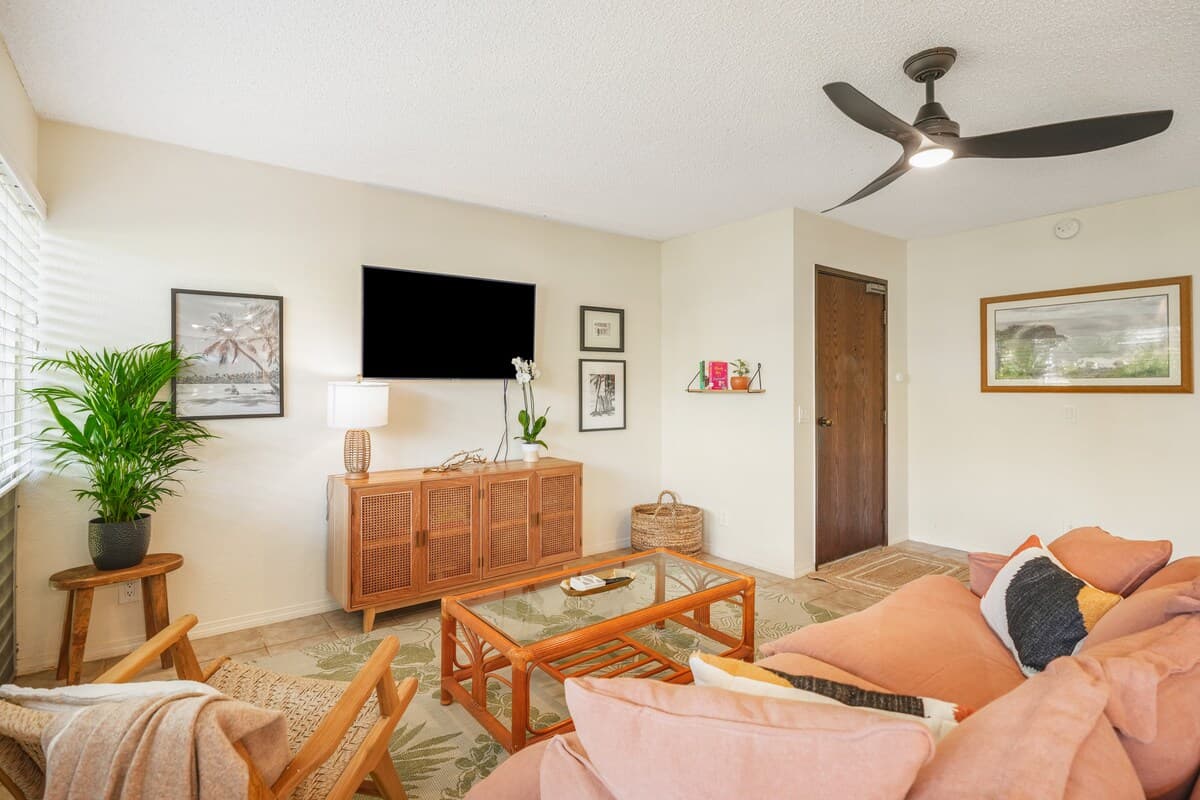 NEW island getaway w/AC, Pool, Hot Tub - Photo 2