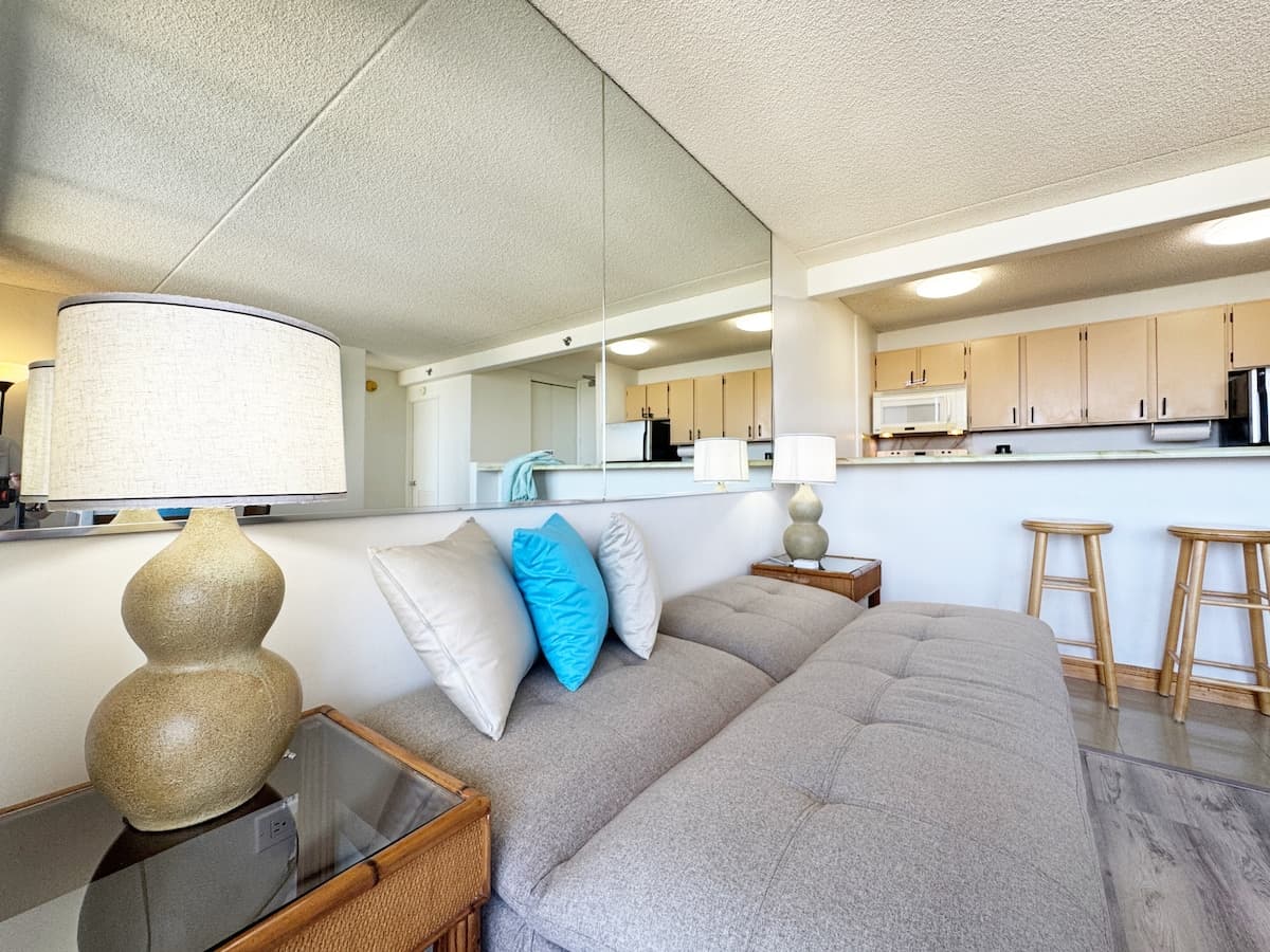 Ocean View Stay in Waikiki w/ Parking + Near Beach - Photo 3