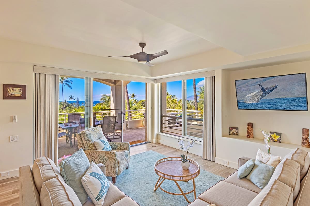 Chic Coastal Living in the Heart of Wailea - Photo 2