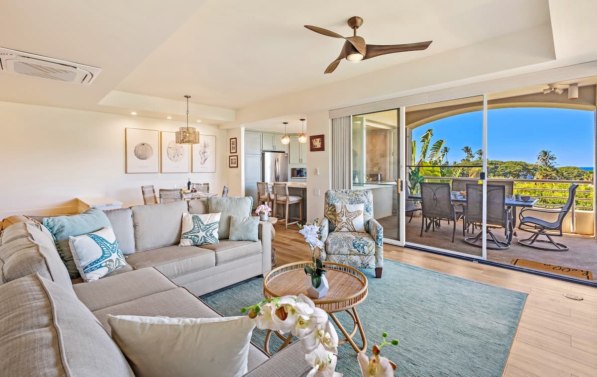 Chic Coastal Living in the Heart of Wailea - Photo 3