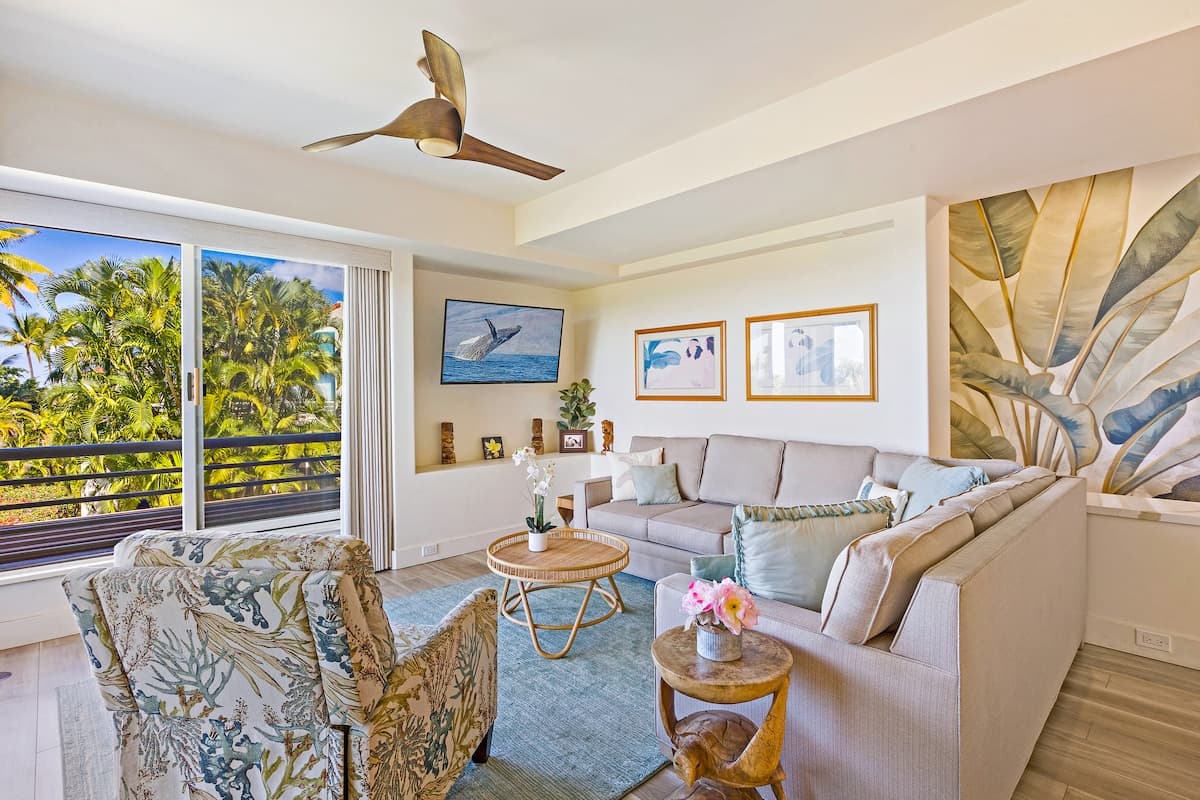 Chic Coastal Living in the Heart of Wailea - Photo 5