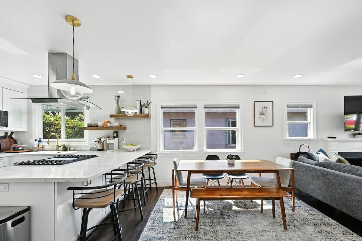 Mid-Century Modern Retreat, HGTV Kitchen - Photo 4