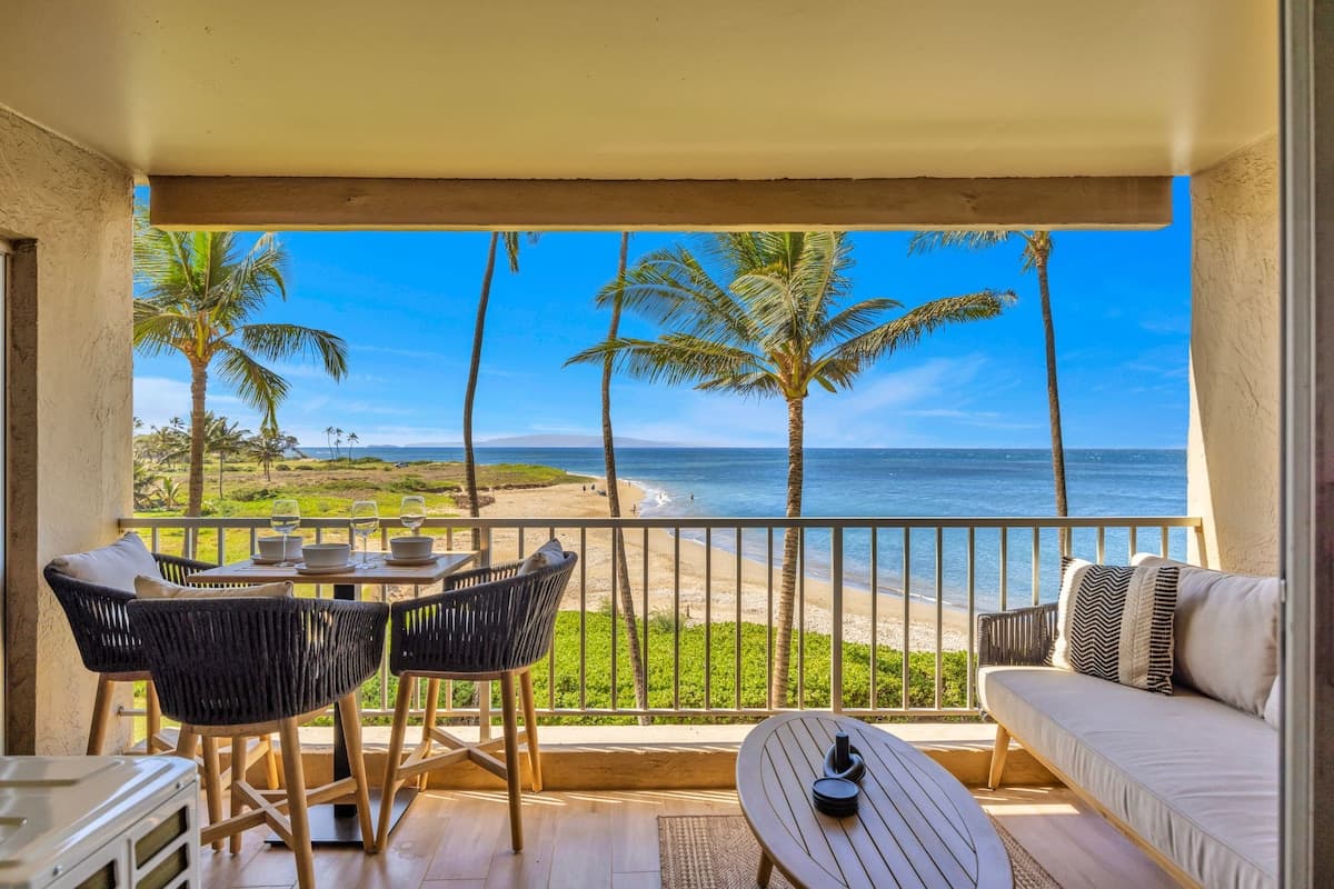 Condo in Kihei · ★4.82 · 2 bedrooms · 4 beds · 2 baths - Photo 3