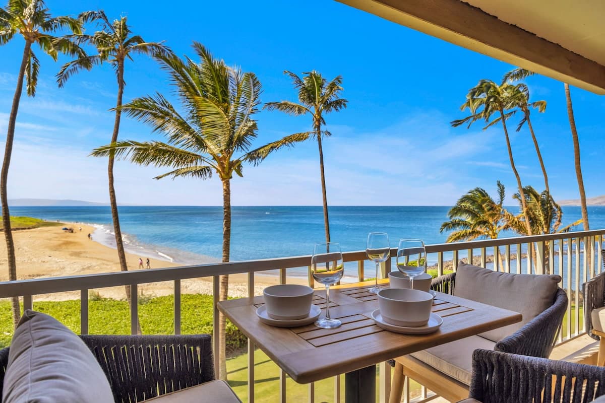 Condo in Kihei · ★4.82 · 2 bedrooms · 4 beds · 2 baths - Photo 2
