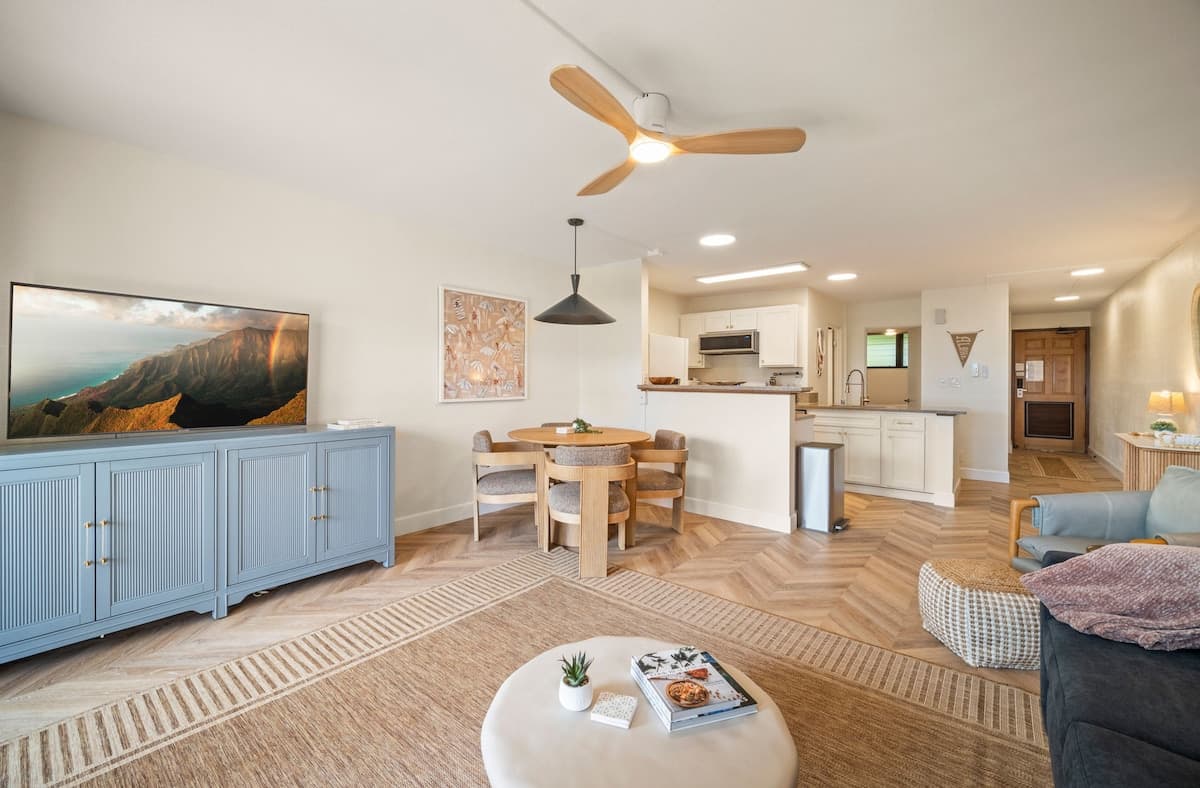 Modern Poipu condo, ocean views, AC, amenities! - Photo 5