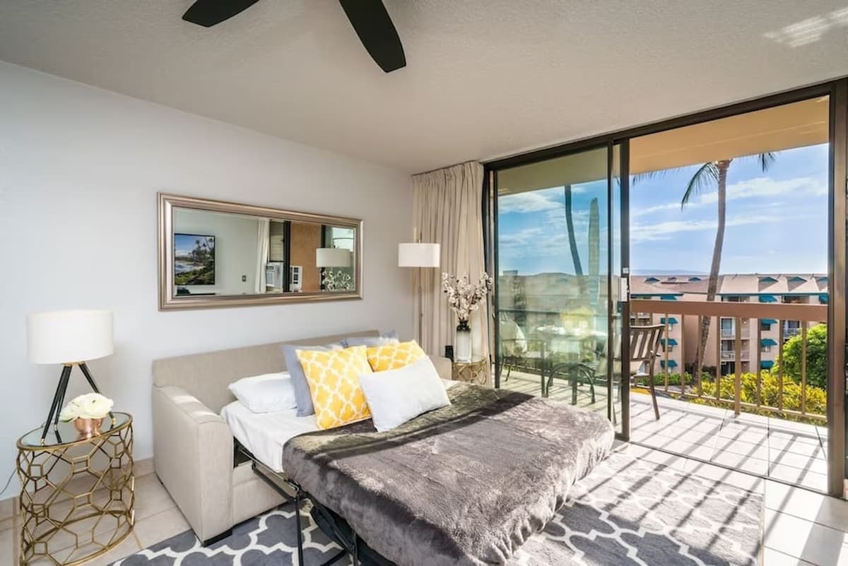 Condo in Kihei · ★4.75 · 1 bedroom · 2 beds · 1 private bath - Photo 5