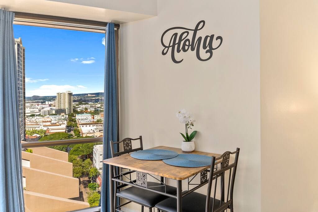 16th Fl Executive Centre | Parking | Pool - Photo 5