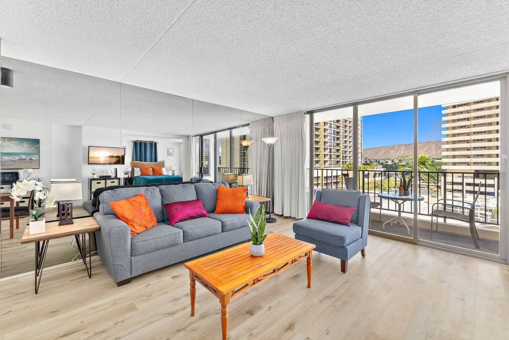 7th Fl Waikiki Banyan | Parking | Mtn View - Photo 3