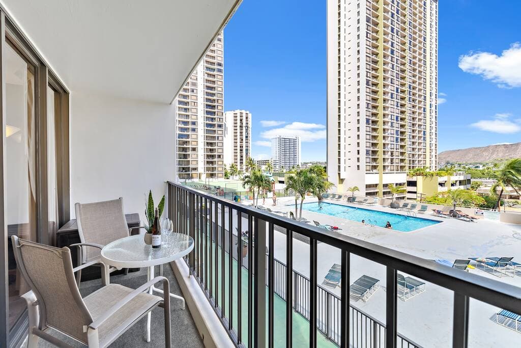 7th Fl Waikiki Banyan | Parking | Mtn View - Photo 2