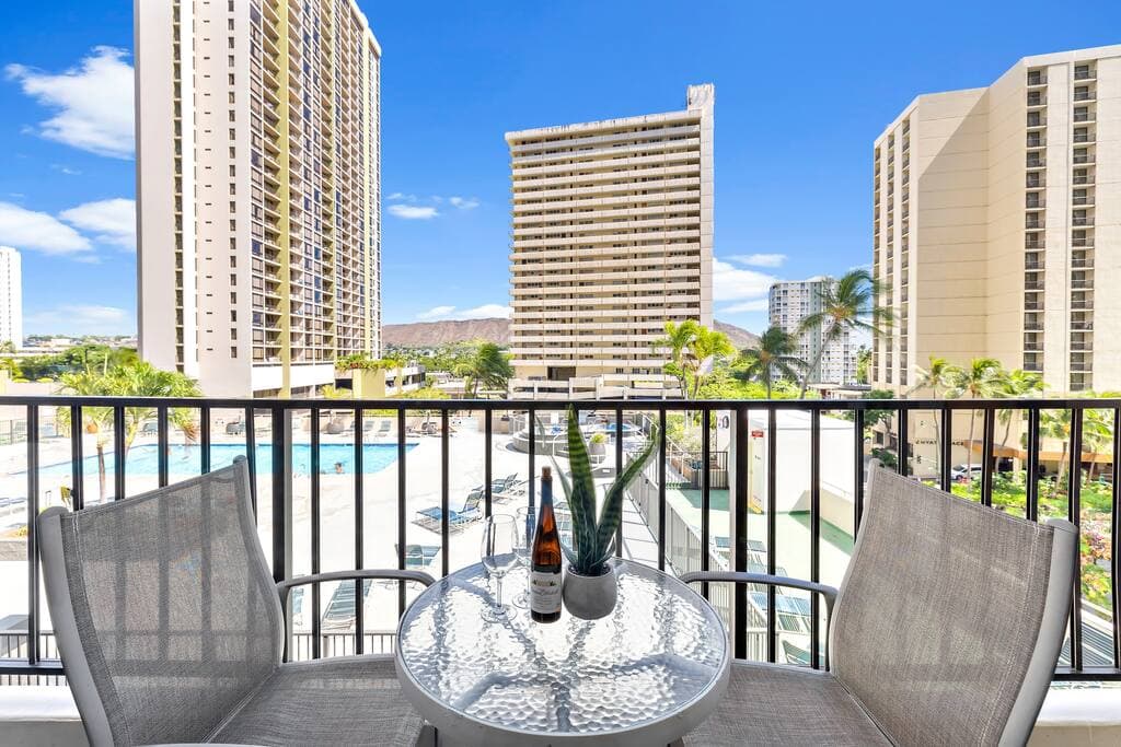 7th Fl Waikiki Banyan | Parking | Mtn View - Photo 5