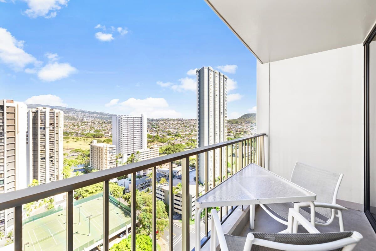 23rd Fl Waikiki Sunset | Pool | Parking | Mtn View - Photo 2