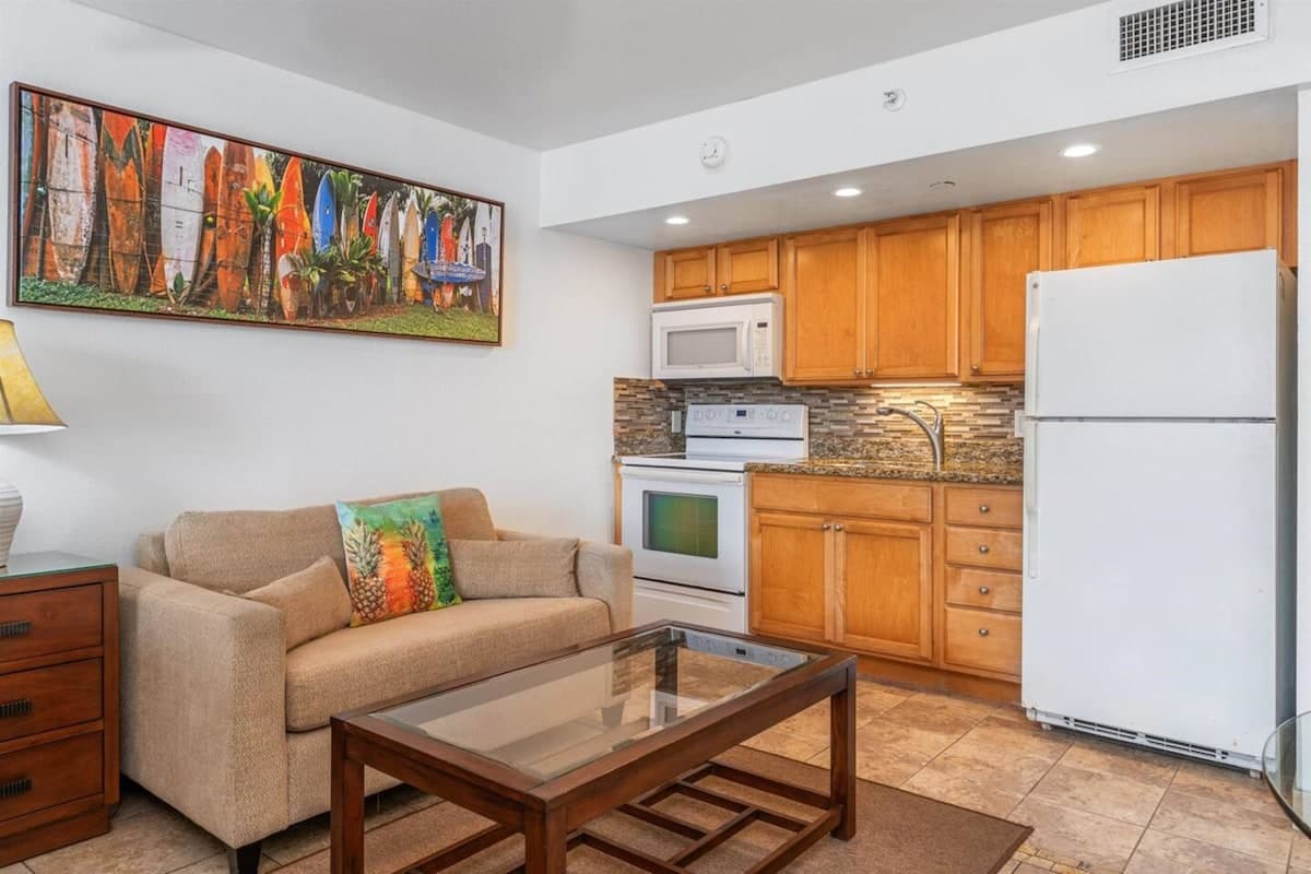 Royal Kahana+WasherDryer in Unit +Kitchen+AC - Photo 2