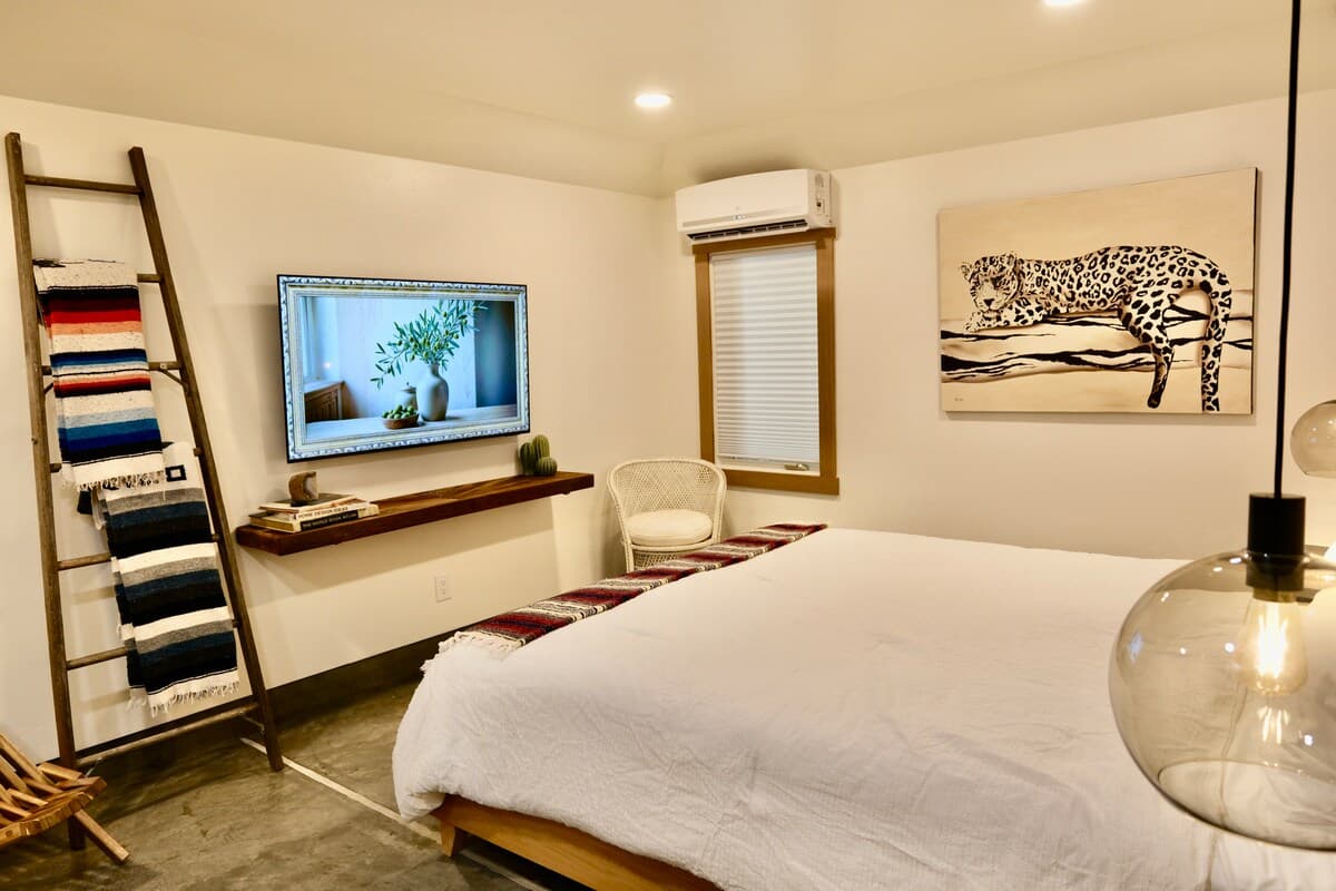 Casa Verde XL Private Downstairs Suite + Loft - Photo 1