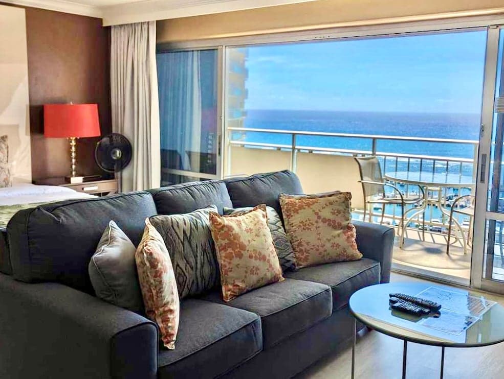 Condo in Honolulu · ★4.84 · 1 bedroom · 2 beds · 1 private bath - Photo 1