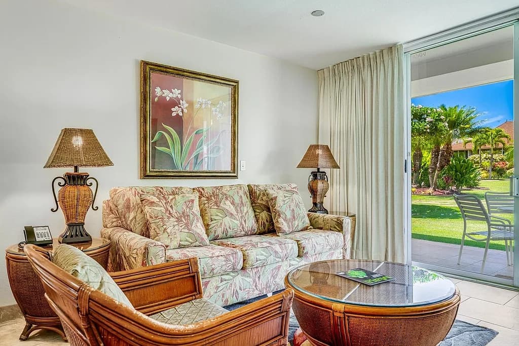 Condo in Lahaina · ★4.75 · 1 bedroom · 2 beds · 1 bath - Photo 3