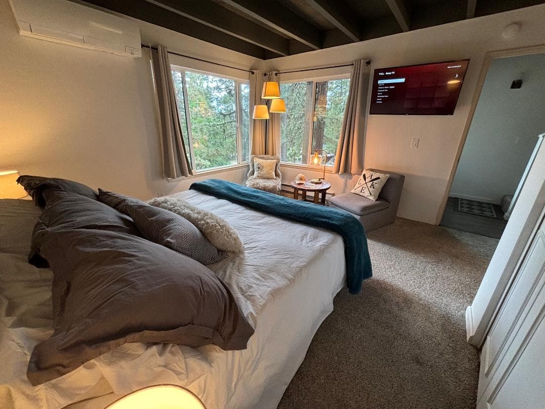 Home in Zephyr Cove · ★5.0 · 3 bedrooms · 4 beds · 3.5 private baths - Photo 2