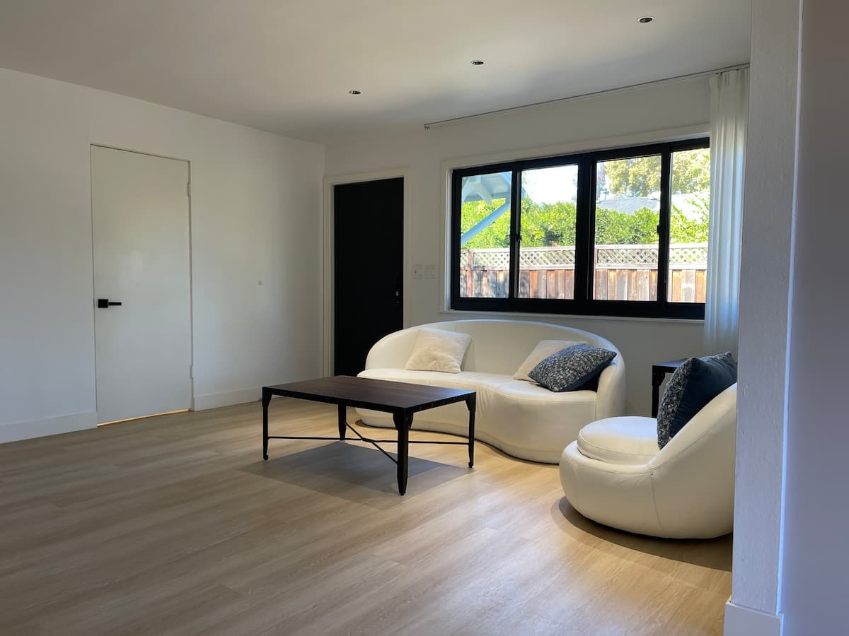 Modern Guesthouse with Private Backyard & Light - Photo 3