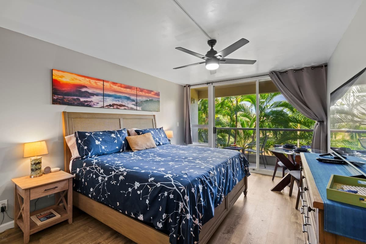 Cozy Hotel-Style Studio Room + Private Lanai w/AC - Photo 1