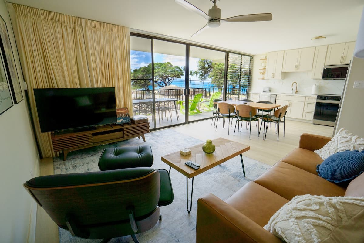 OCEAN FRONT modern 2BR 2BA, king bed, beach, pool! - Photo 3