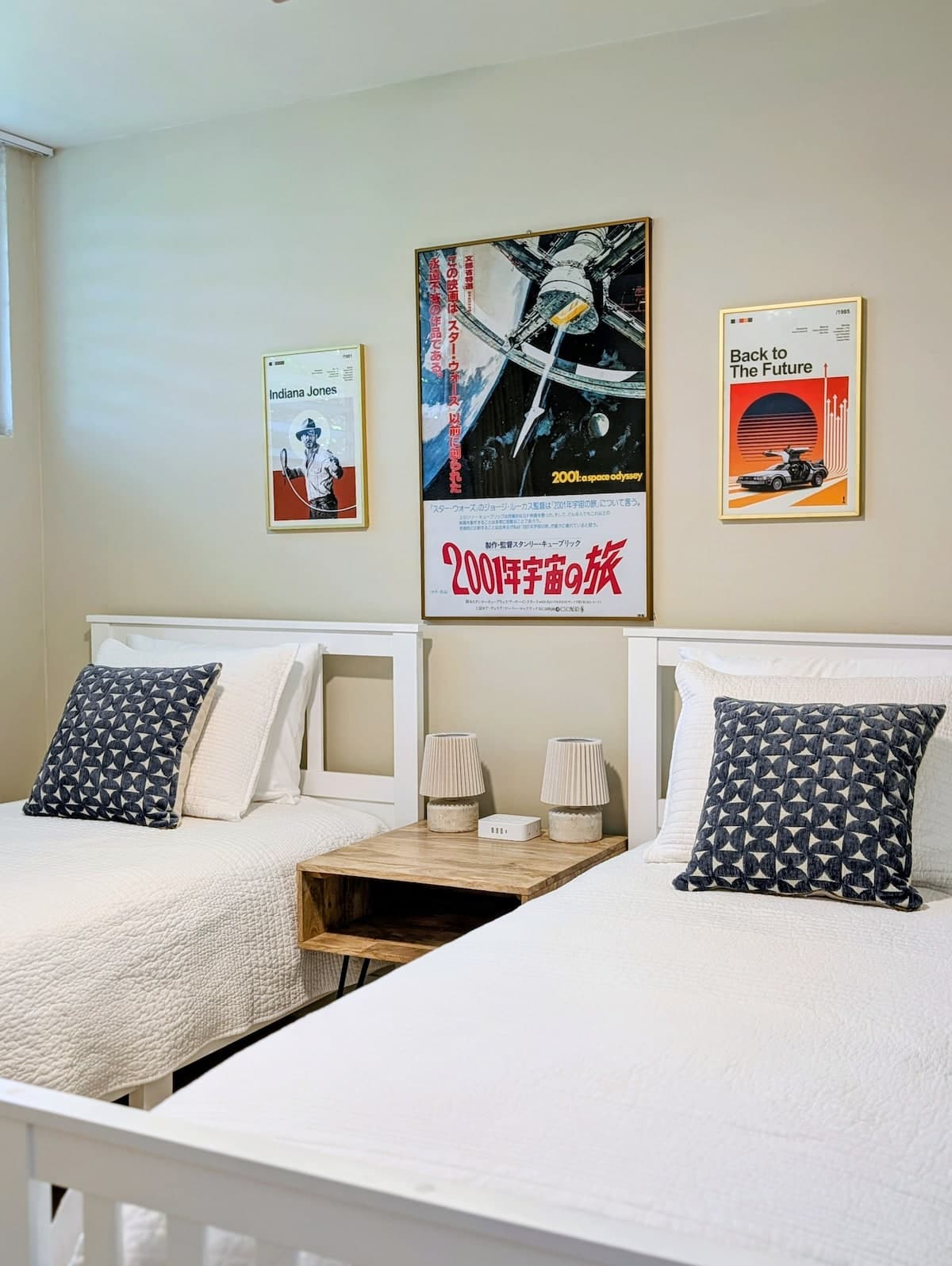 OCEAN FRONT modern 2BR 2BA, king bed, beach, pool! - Photo 2