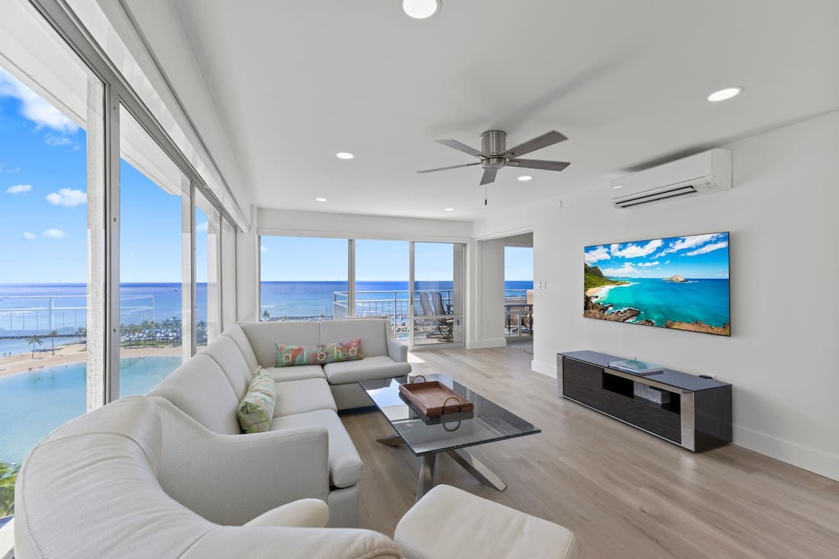Condo in Honolulu · ★4.96 · 2 bedrooms · 3 beds · 2 private baths - Photo 5