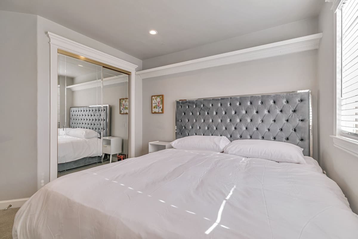 Custom-Built 6BR Near SAP Center & Tech Hubs - Photo 4