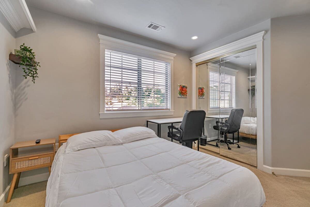 Custom-Built 6BR Near SAP Center & Tech Hubs - Photo 5