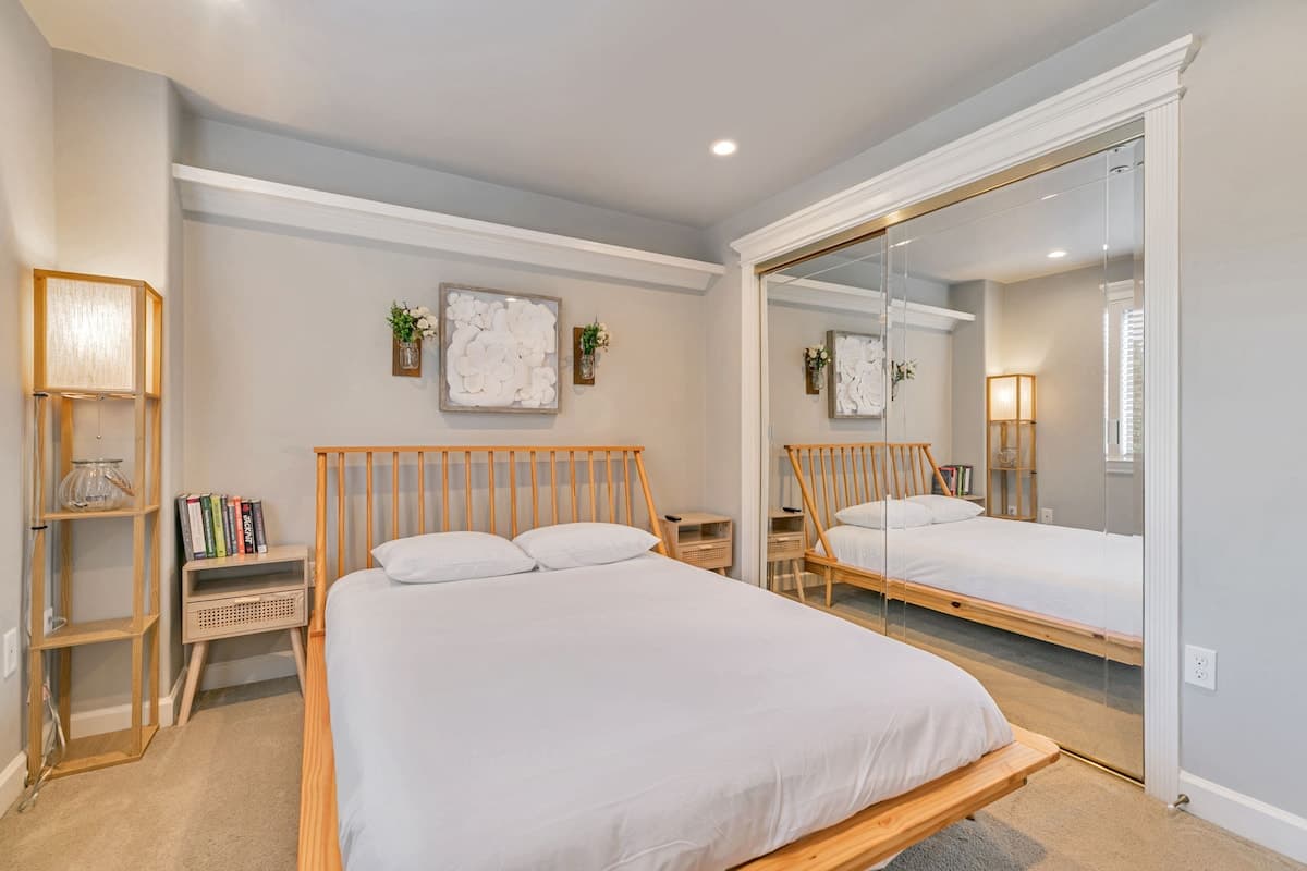 Custom-Built 6BR Near SAP Center & Tech Hubs - Photo 2