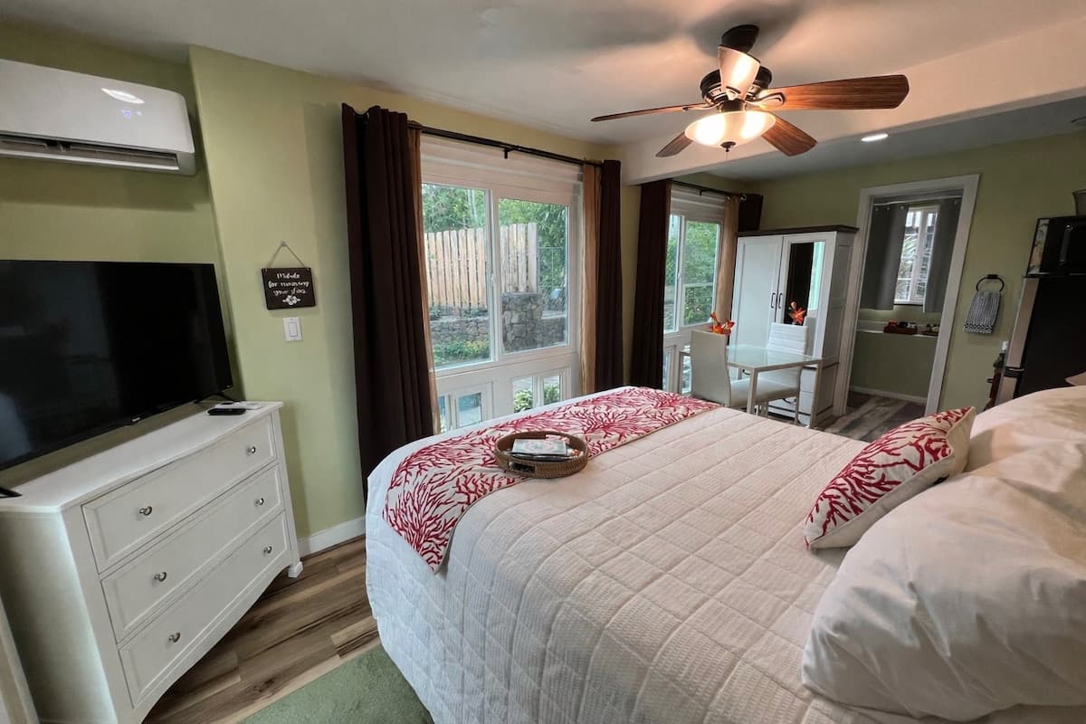 Kona Nook - Cozy Studio with Island Warmth - Photo 2