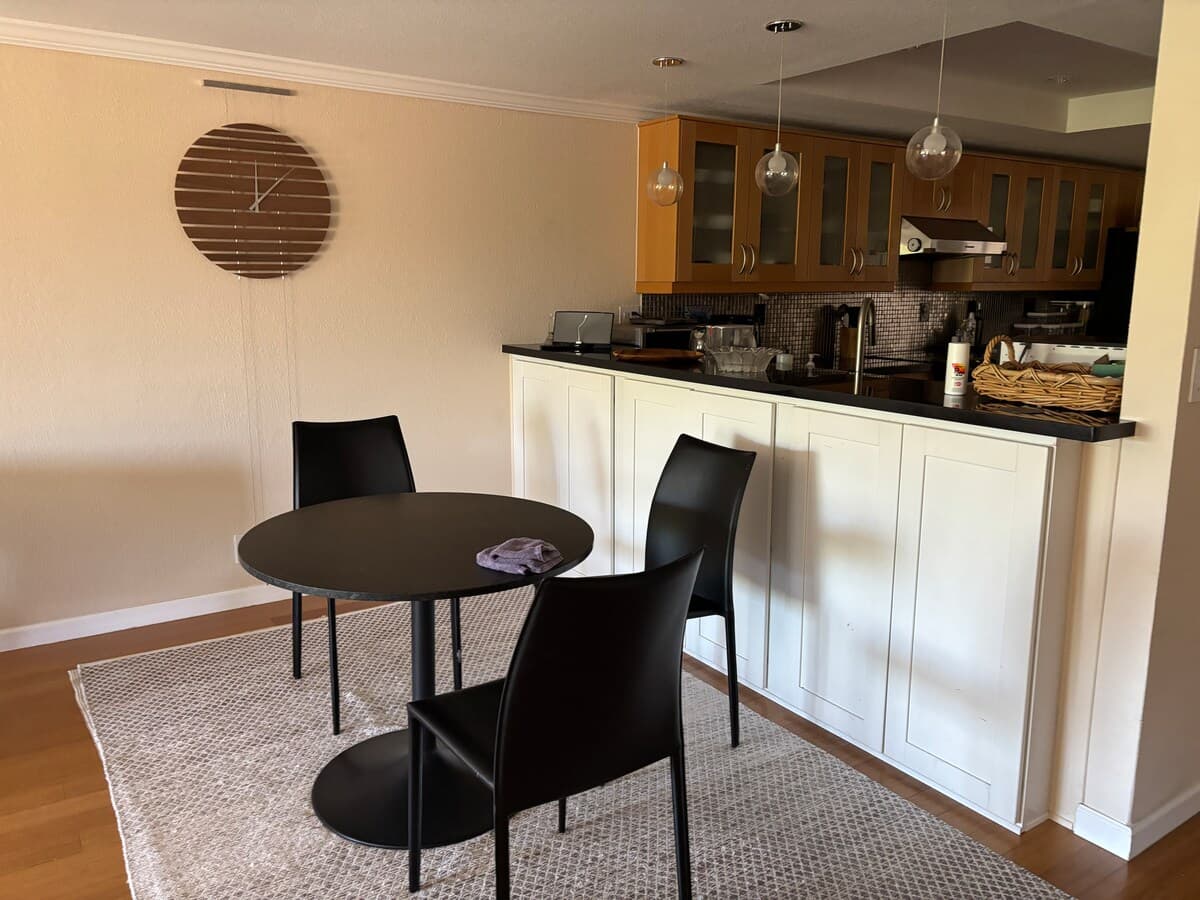 Top-floor Palo Alto condo, treetop sunrise view - Photo 4