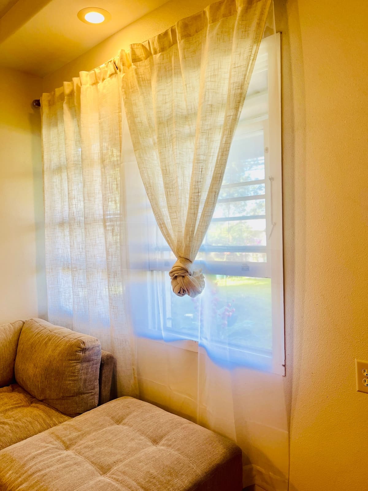 Home in Hilo · ★5.0 · 3 bedrooms · 3 beds · 1 private bath - Photo 1