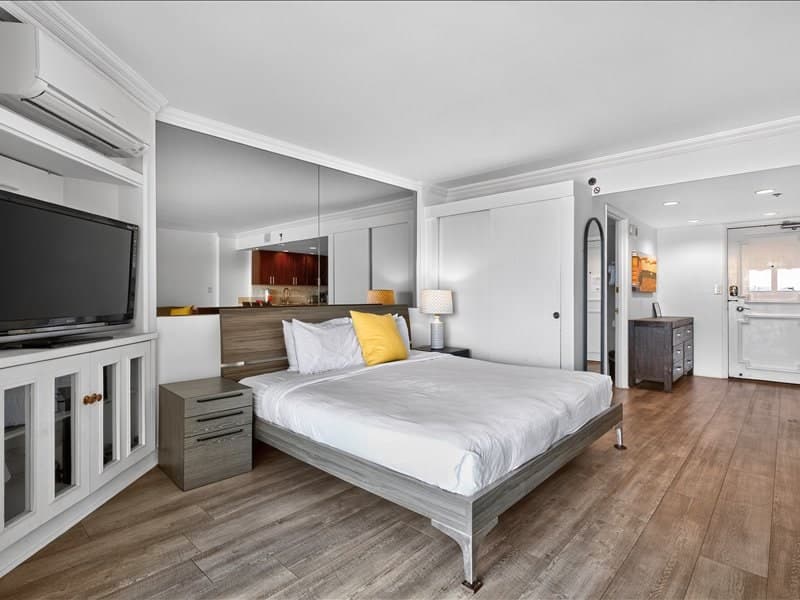 Hotel in Honolulu · ★4.82 · 1 bedroom · 2 beds · 1 private bath - Photo 2