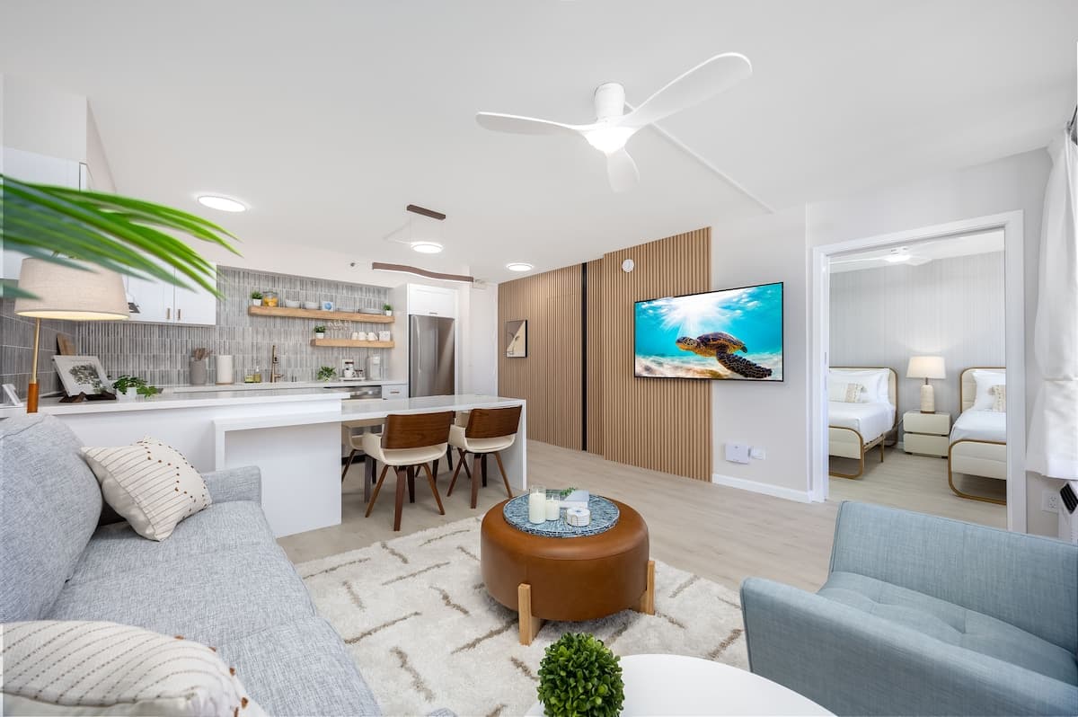 Waikiki condo w/ ocean view & beach access - Photo 2