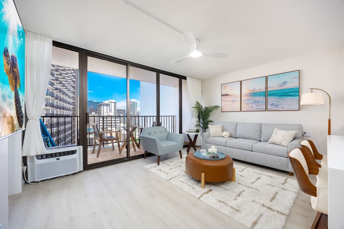 Waikiki condo w/ ocean view & beach access - Photo 4